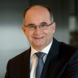 Cardiologista da clínica American Heart of Poland Pawel Buschmann